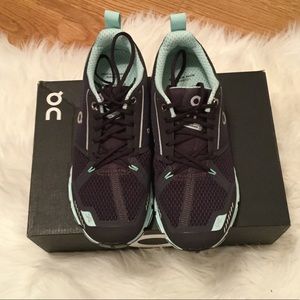 NWT Cloudflyer Sneakers